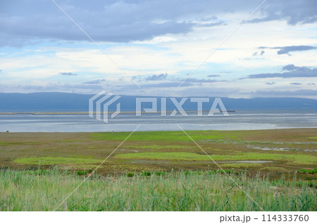 夏のサロマ湖の風景 114333760