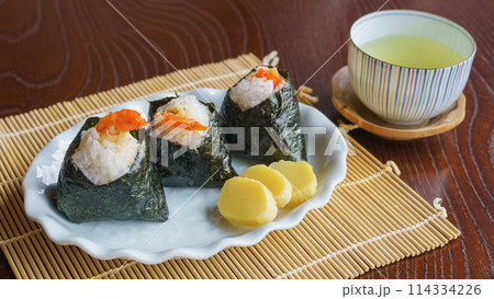 緑茶と天むす｜名古屋めしイメージ 114334226