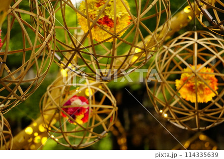 HANAあかりの竹を使った夕方の花灯 114335639