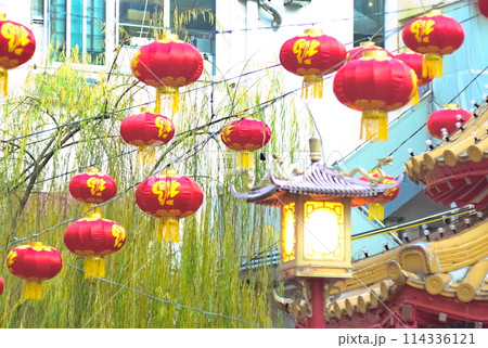 神戸元町中華街の風景 114336121