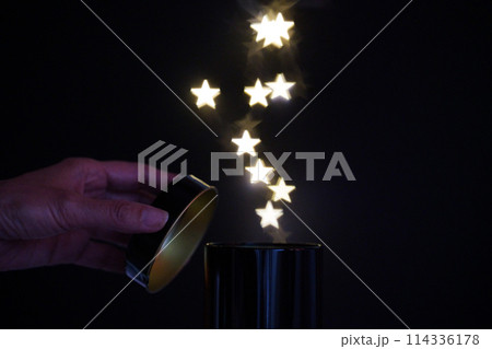 星の光があふれだす缶　 114336178