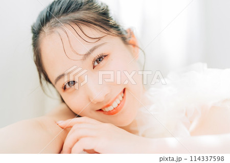 若い女性のビューティーイメージ 若い女性のビューティーイメージ 114337598