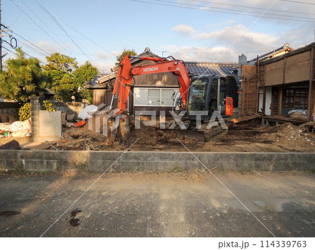古い木造住宅の解体現場 古い木造住宅の解体現場 114339763