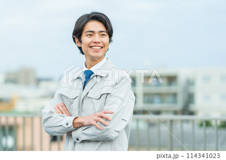 ビジネスマン 建設業 若い男性 ビジネスマン 建設業 若い男性 114341023