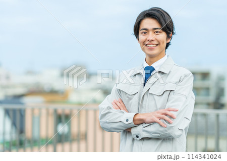 ビジネスマン 建設業 若い男性 ビジネスマン 建設業 若い男性 114341024