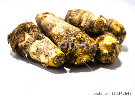 A picture of taro root with selective focus 114342642