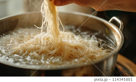 Japanese shirataki noodle boiling in hot pot 114345801