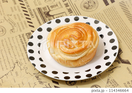 パン、デニッシュ、ブレッド、朝食、洋食、食べ物、洋菓子、焼き菓子、タルト、カフェ、ケーキ、スイーツ 114346664
