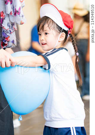 運動会に出る子供 運動会に出る子供 114349510