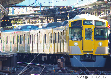 萩山駅を往来する西武線 萩山駅を往来する西武線 114351179
