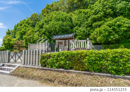 奈良県明日香村 第四十二代文武天皇 檜隈安古岡上陵 奈良県明日香村 第四十二代文武天皇 檜隈安古岡上陵 114351255