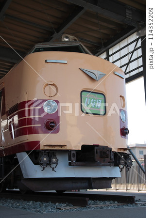 かつて越後の地で活躍した国鉄485系電車(1500番台) 114352209
