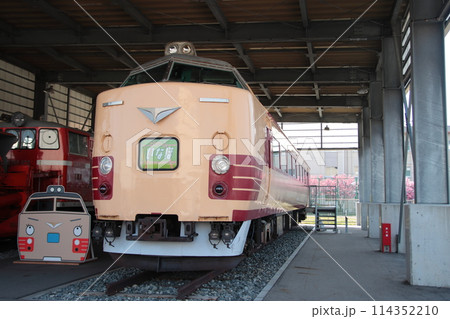 かつて越後の地で活躍した国鉄485系電車(1500番台) 114352210