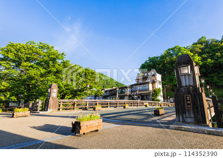 郡上八幡　新橋と吉田川　朝景 114352390