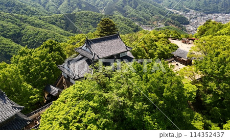 天空の山城【備中松山城】ドローン空撮_BTM_No33 114352437