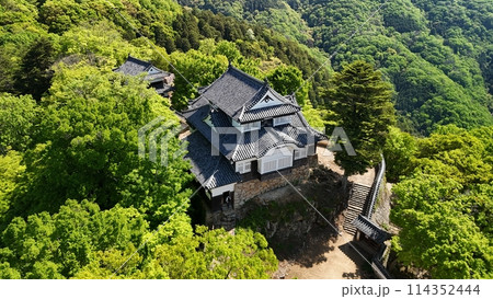 天空の山城【備中松山城】ドローン空撮_BTM_No39 114352444