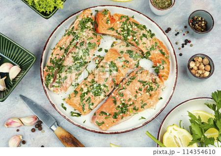 Fresh salmon, preparing marinated salmon. 114354610