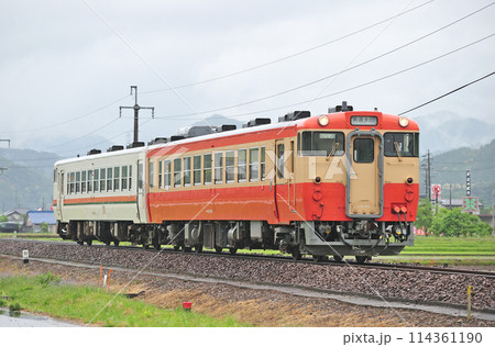 高山本線 下麻生ー中川辺 JR東海 キハ48-3812+キハ48-6813(美濃太田) 高山本線 下麻生ー中川辺 JR東海 キハ48-3812+キハ48-6813(美濃太田) 114361190