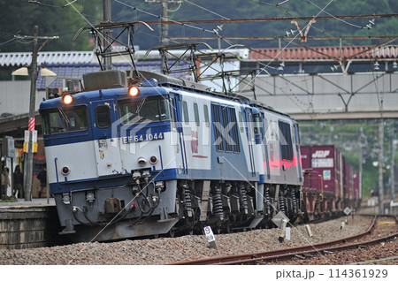 中央本線　上野原　JR貨物　EF64-1044+EF64-1022（愛知） 114361929