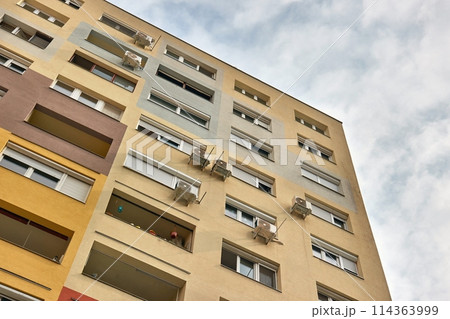 Block of Flats 114363999