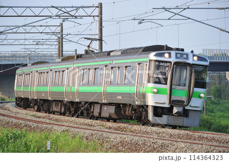 函館本線 豊幌ー江別 JR北海道 721系 F-3020編成(札幌) 函館本線 豊幌ー江別 JR北海道 721系 F-3020編成(札幌) 114364323