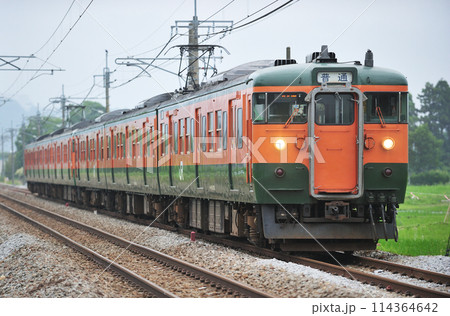上越線　後閑ー沼田　JR東日本　115系　T1046編成（高崎） 114364642