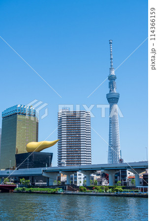 快晴の青空と穏やかに流れる隅田川の街並み風景|日本|東京イメージ 快晴の青空と穏やかに流れる隅田川の街並み風景|日本|東京イメージ 114366159