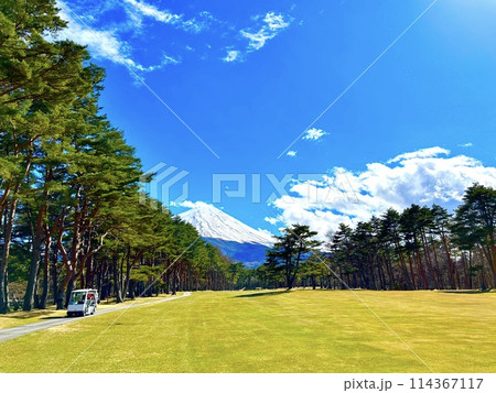 富士山が見えるゴルフ場 114367117