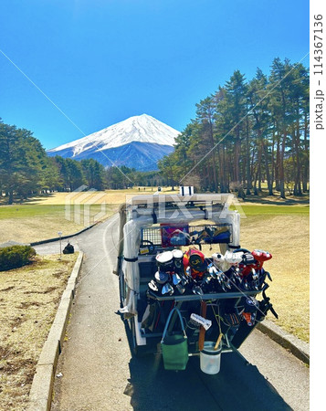 富士山が見えるゴルフ場 114367136