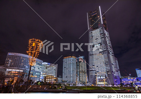 (神奈川県)横浜みなとみらい 全館点灯のビル群 (神奈川県)横浜みなとみらい 全館点灯のビル群 114368855