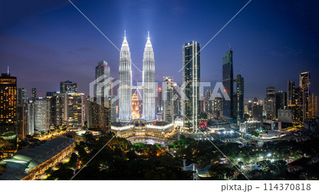 マレーシア クアラルンプールペトロナスツインタワー マレーシア クアラルンプールペトロナスツインタワー 114370818
