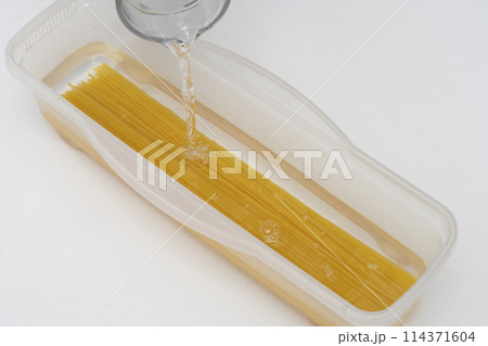 水漬けパスタ 114371604