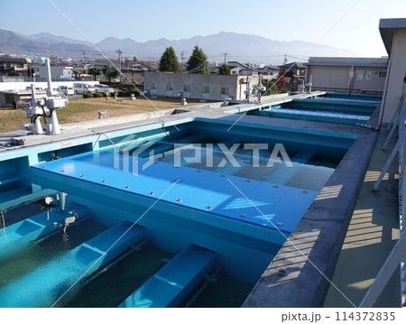 長野県の水道局の浄水場風景です。 長野県の水道局の浄水場風景です。 114372835