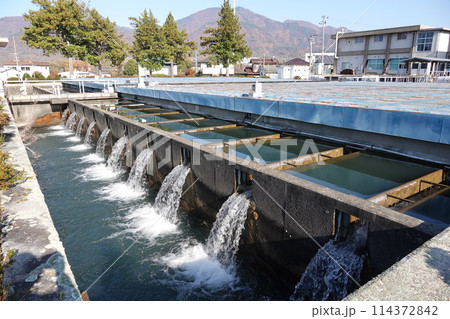 長野県の水道局の浄水場風景です。 長野県の水道局の浄水場風景です。 114372842