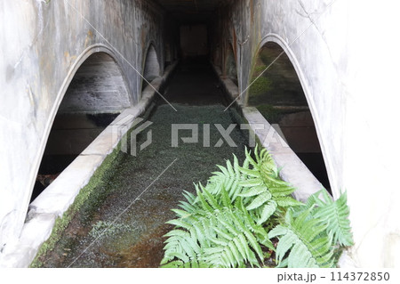 長野県の水道局の浄水場風景です。 114372850