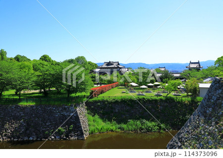 奈良県大和郡山市　郡山城跡天守台から見た市街地眺望 114373096