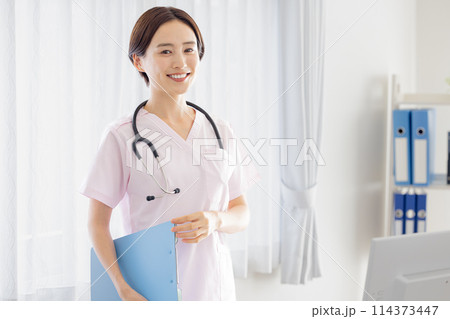 医療 女医のポートレート 医療 女医のポートレート 114373447