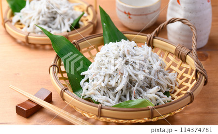 しらす（ 釜揚げしらす ） 114374781