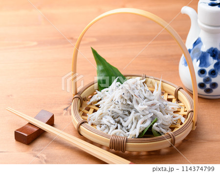 しらす( 釜揚げしらす ) しらす( 釜揚げしらす ) 114374799