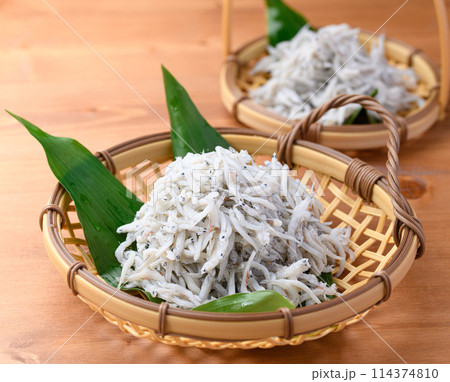 しらす( 釜揚げしらす ) しらす( 釜揚げしらす ) 114374810