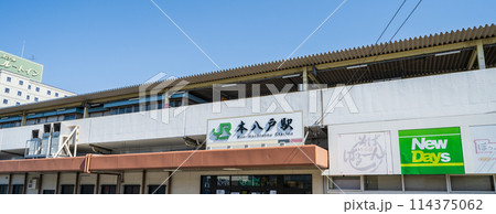 「青森県」JR本八戸駅舎の風景 114375062