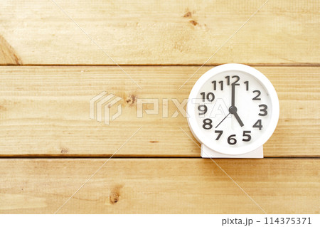 時計 時間 5時 17時 5:00 17:00 時計 時間 5時 17時 5:00 17:00 114375371