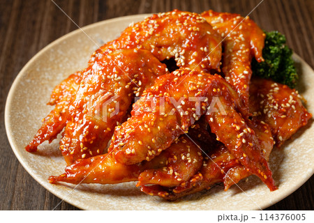 ヤンニョムチキン 114376005