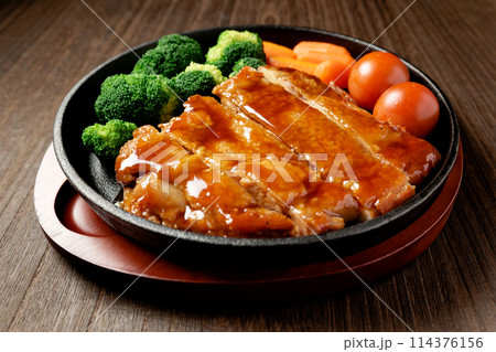 照り焼きチキンステーキ 114376156