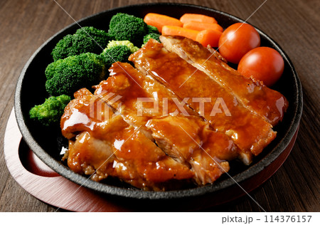 照り焼きチキンステーキ 照り焼きチキンステーキ 114376157
