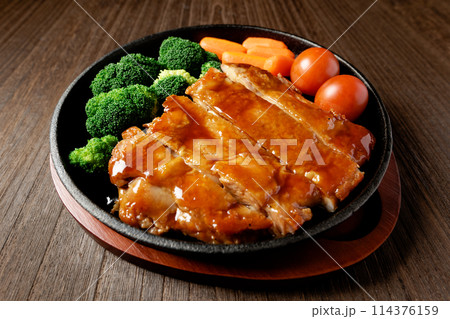 照り焼きチキンステーキ 114376159