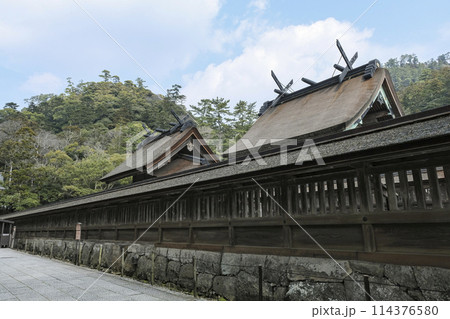 日本最古の神社建築を誇る出雲大社 114376580