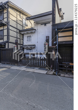 飛騨高山、早朝の「古い町並」龍神台 飛騨高山、早朝の「古い町並」龍神台 114379225