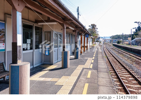 NHK連続テレビ小説ブギウギゆかりの地として賑わう引田駅(香川県東かがわ市) NHK連続テレビ小説ブギウギゆかりの地として賑わう引田駅(香川県東かがわ市) 114379898
