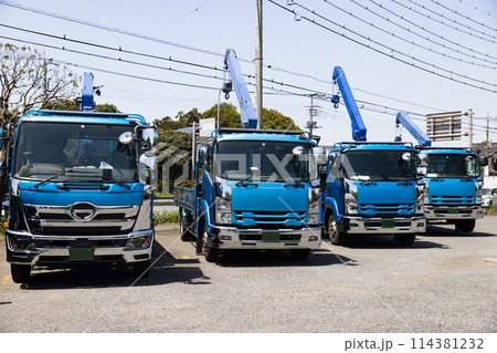 トラッククレーン車 トラッククレーン車 114381232